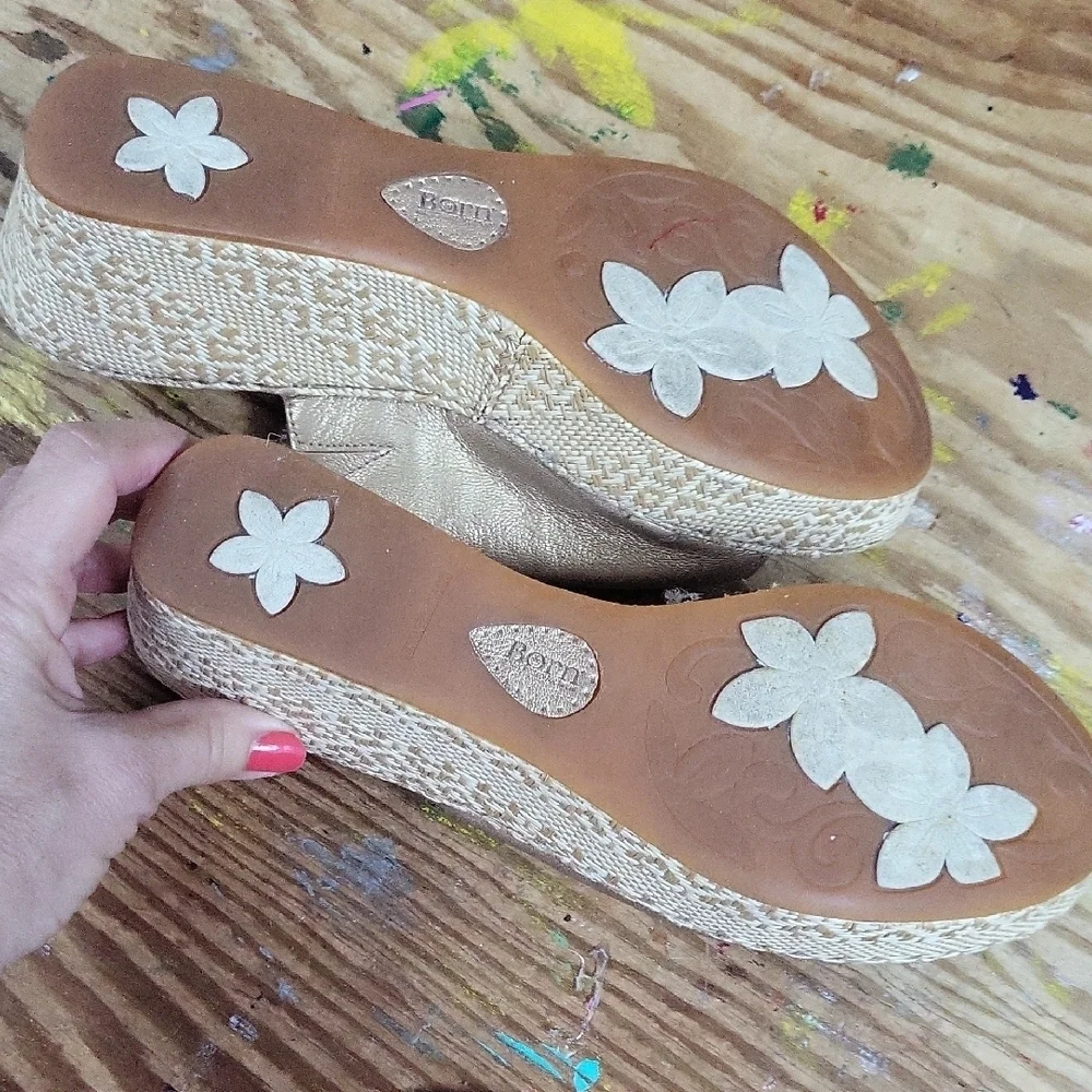 Born Women's Tan Slide Sandals